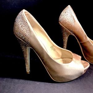 STEVE MADDEN PEEP TOE SATIN PLAYY-R STILETTOS (7.5